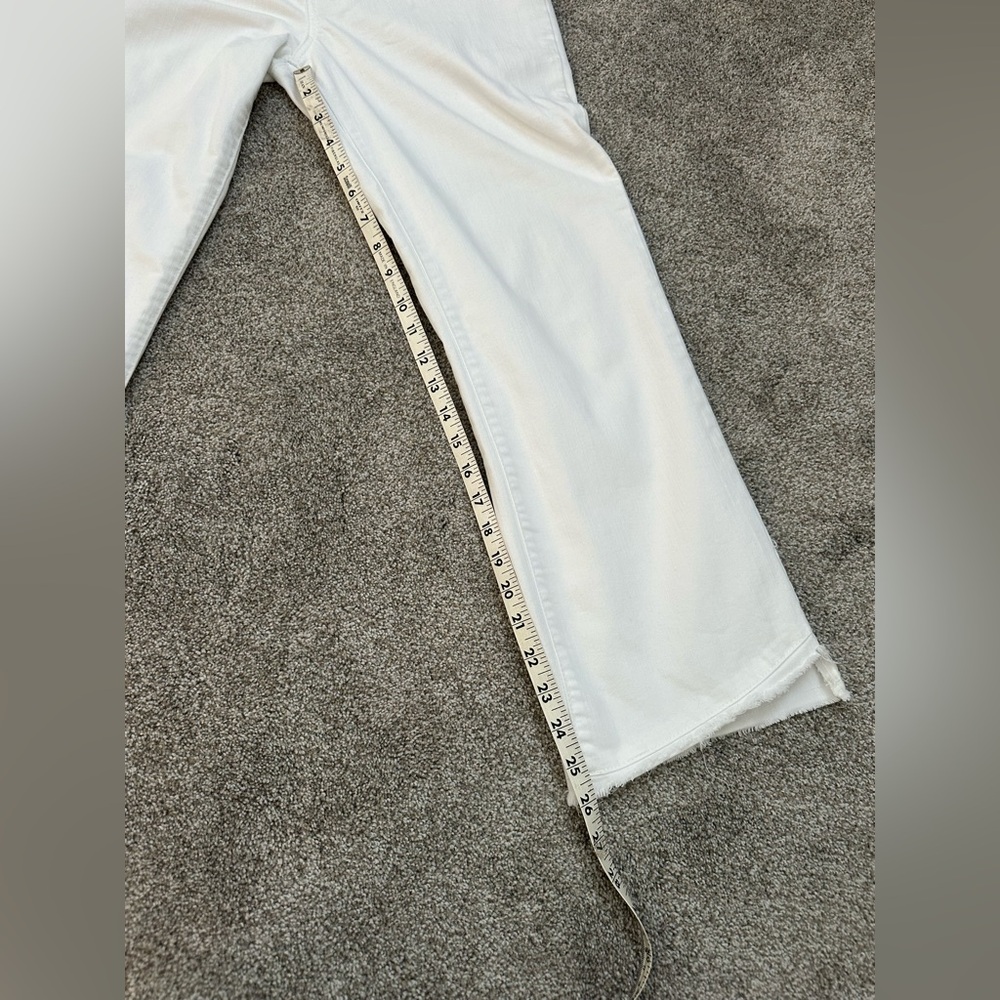 Democracy Women's white capris jeans size 6 NWOT - Picture 7 of 8